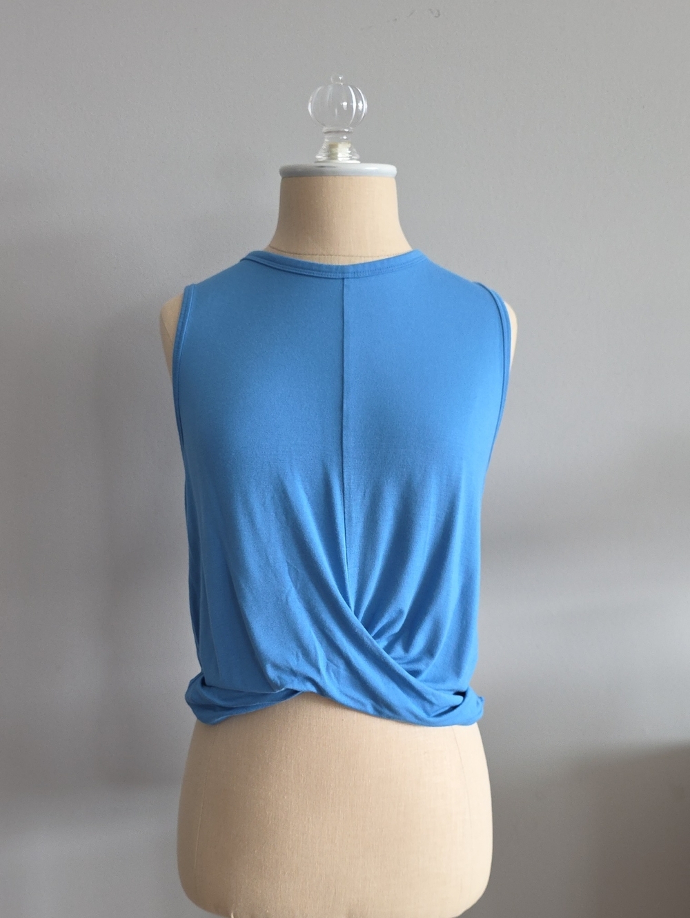 ALO Blue Sleeveless Twist-Front Women's Top
